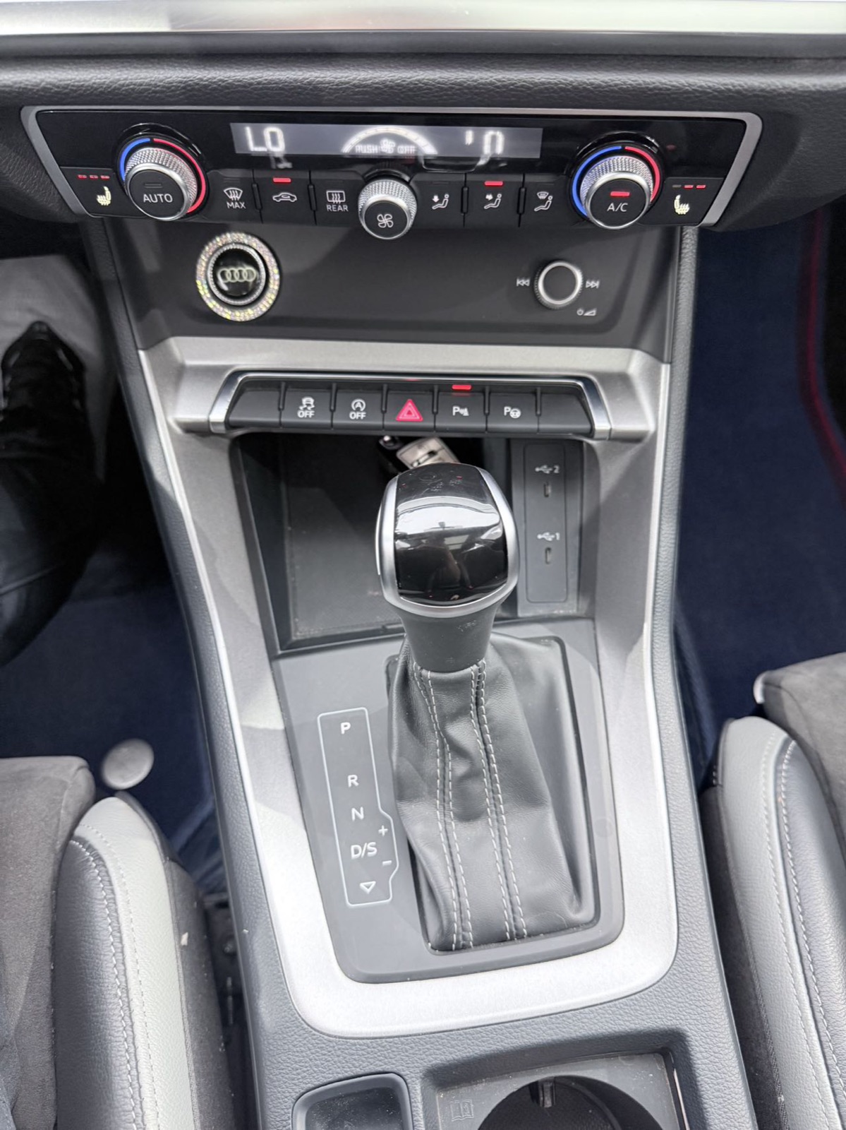 Audi Q3 view 9