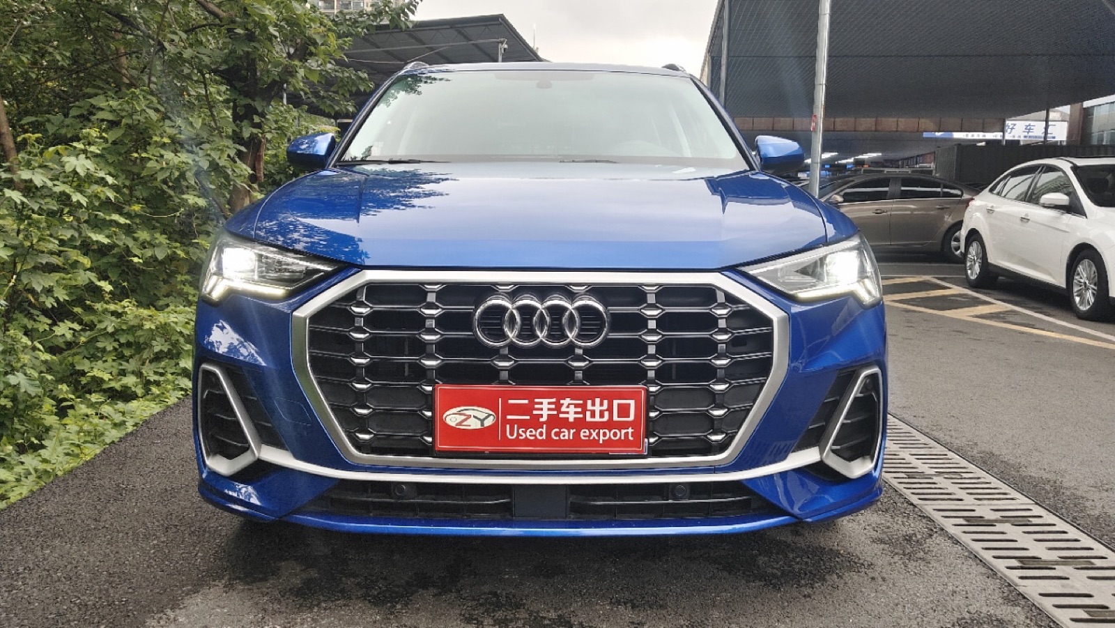 Audi Q3 view 2