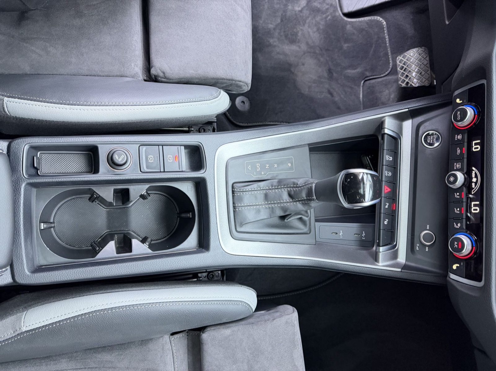 Audi Q3 view 13