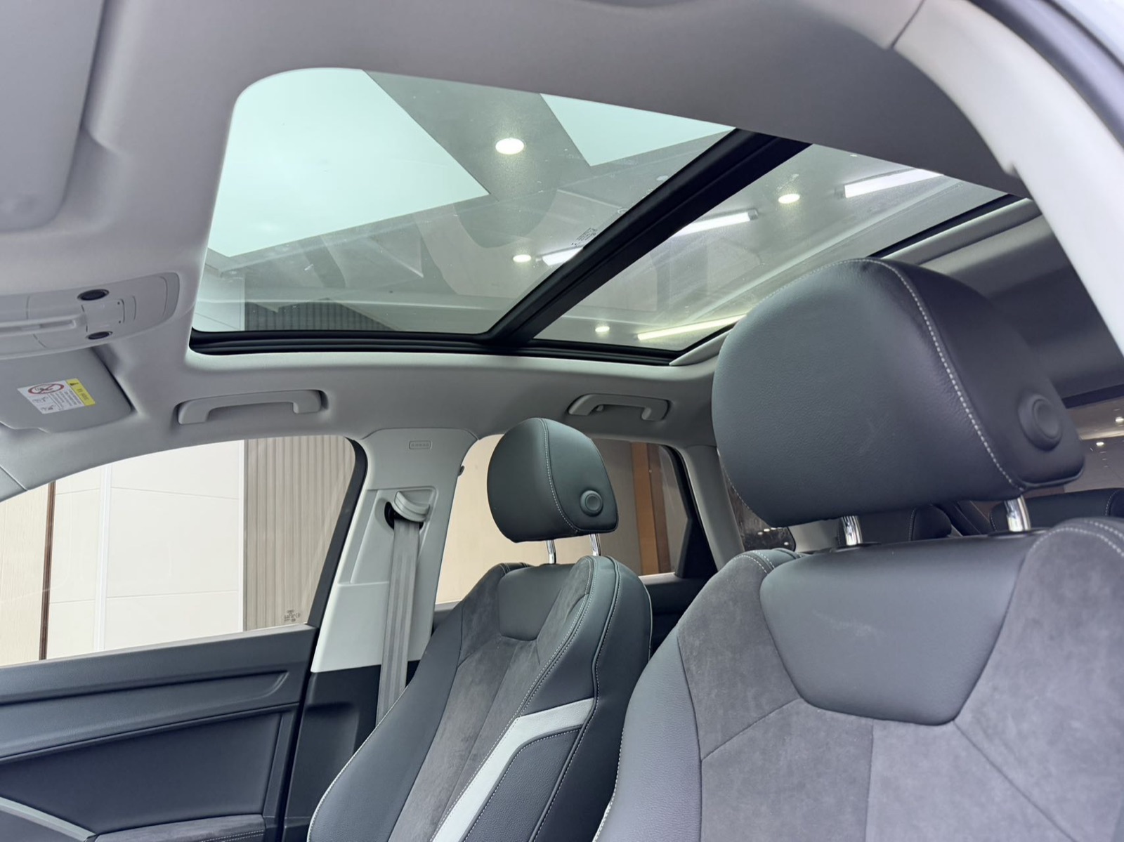 Audi Q3 view 15