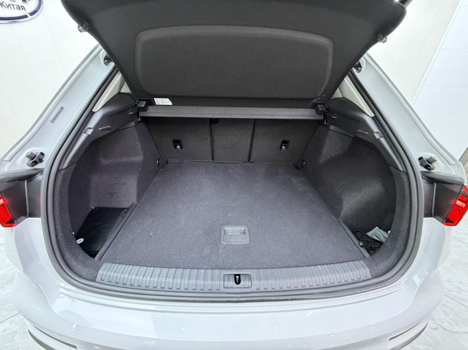 Audi Q3 view 20