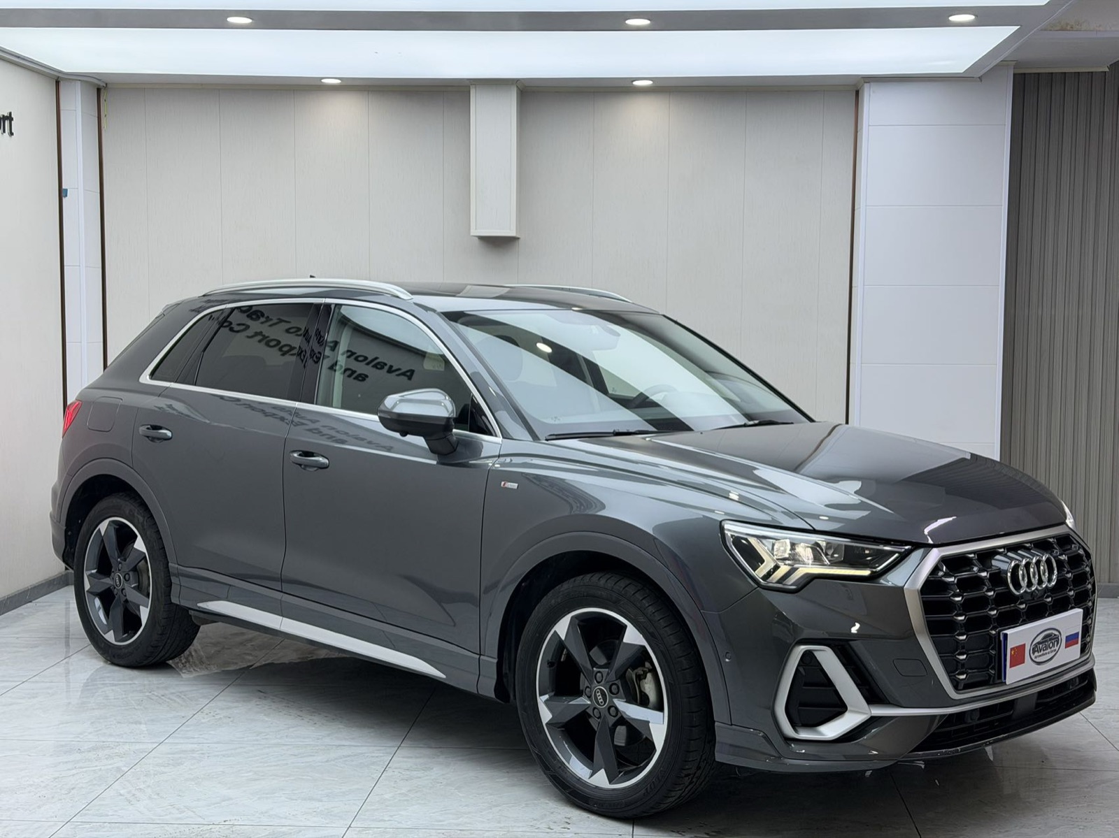Audi Q3 view 3