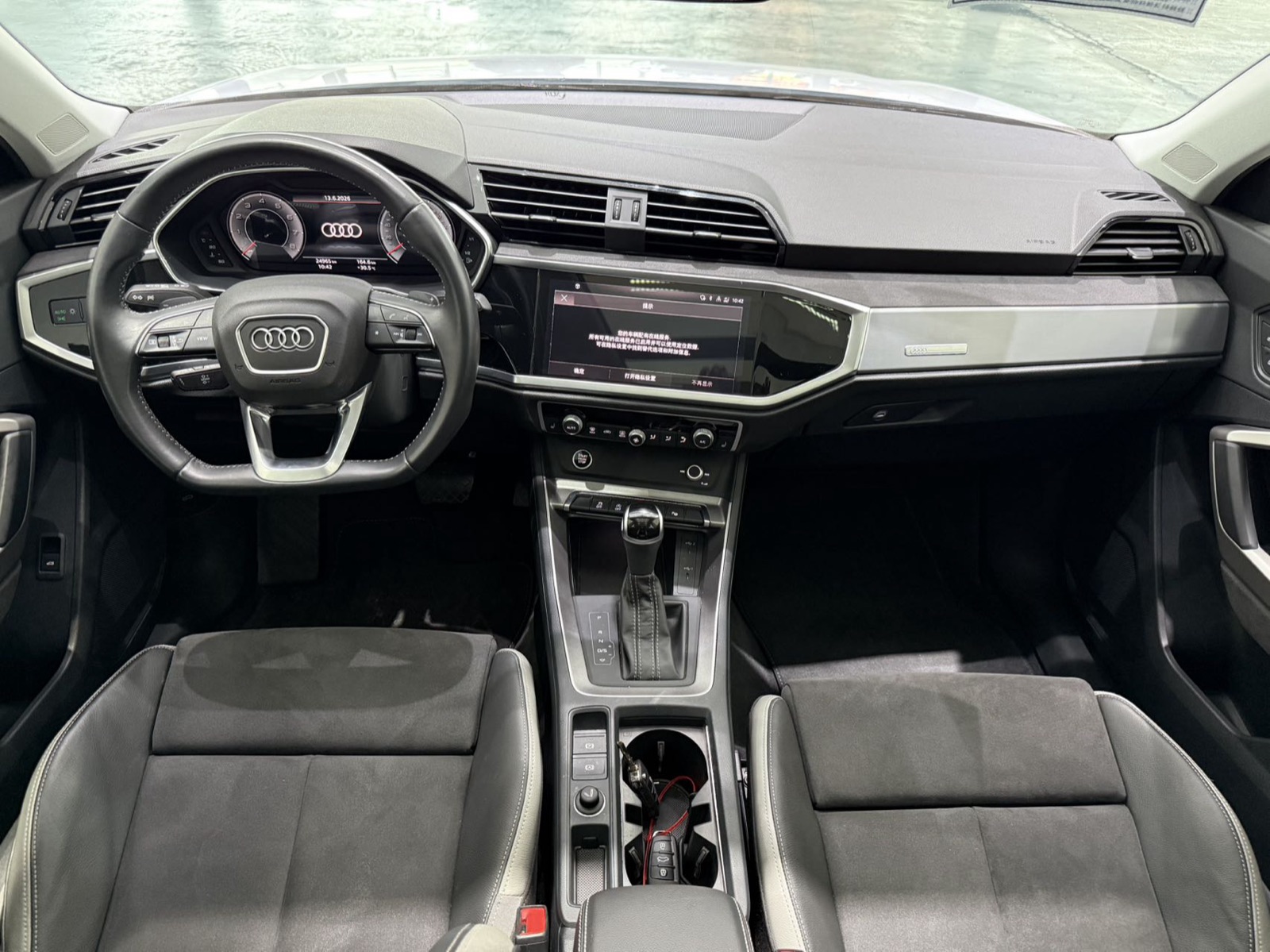 Audi Q3 view 9
