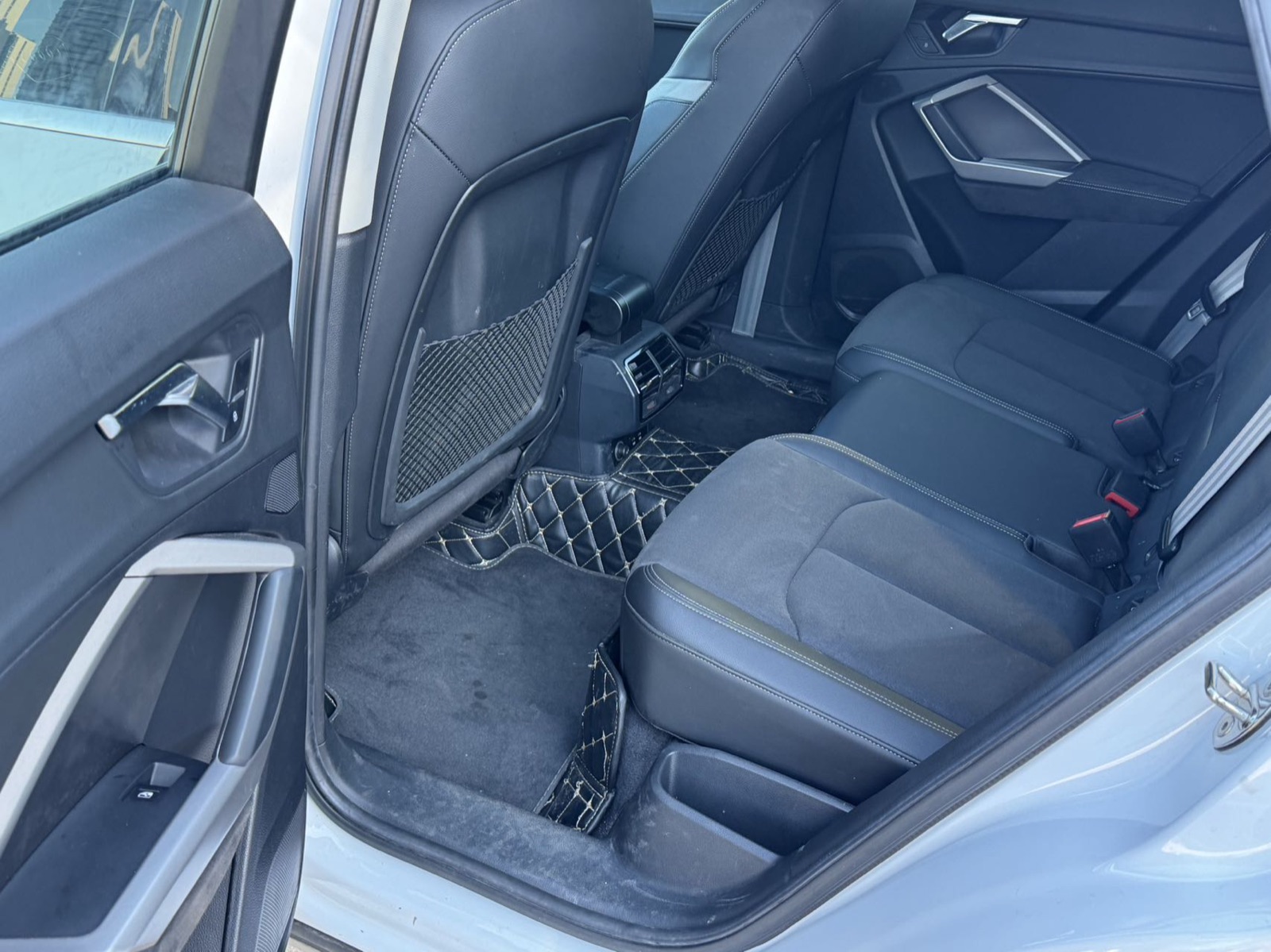 Audi Q3 view 5