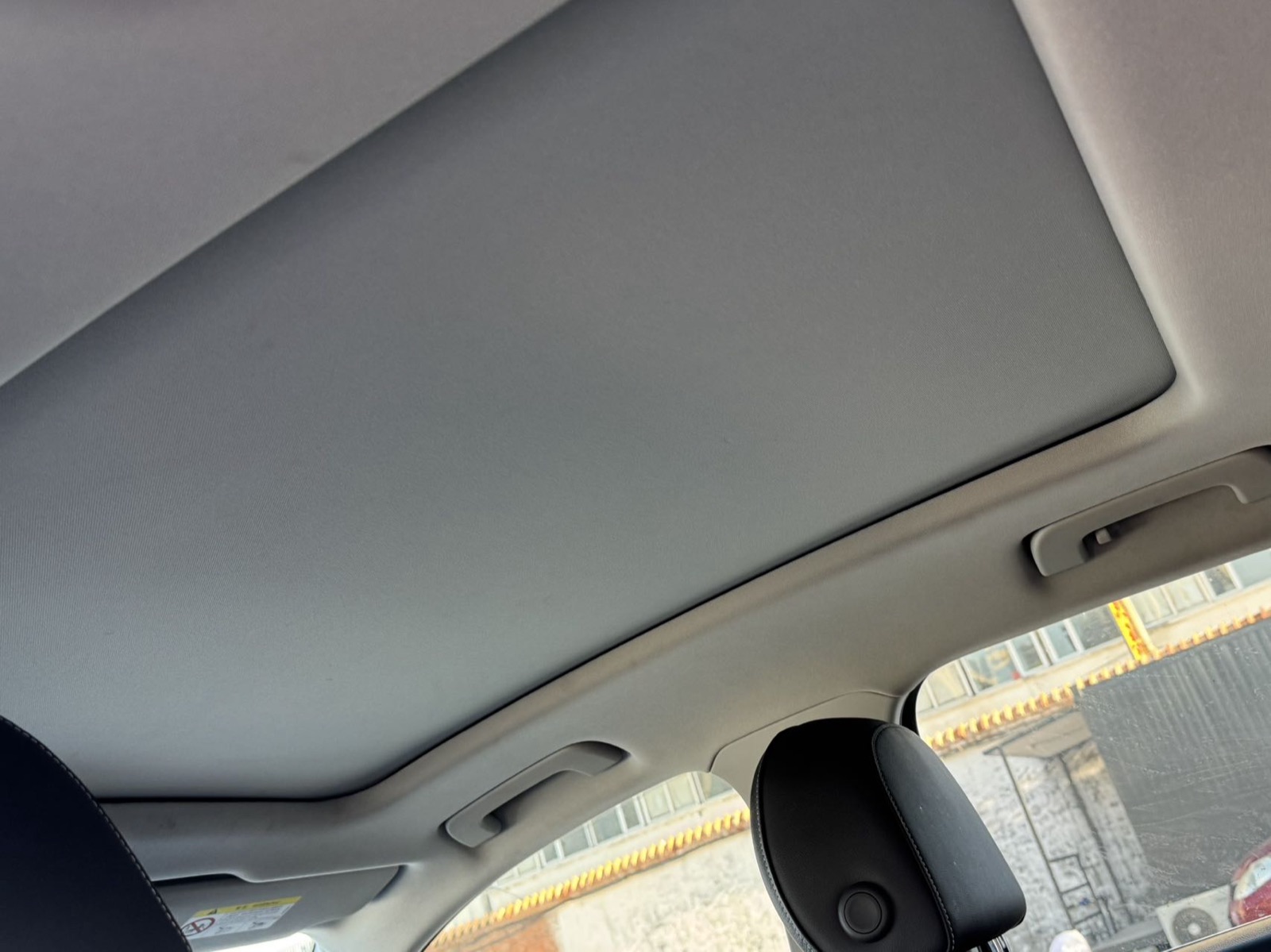 Audi Q3 view 12