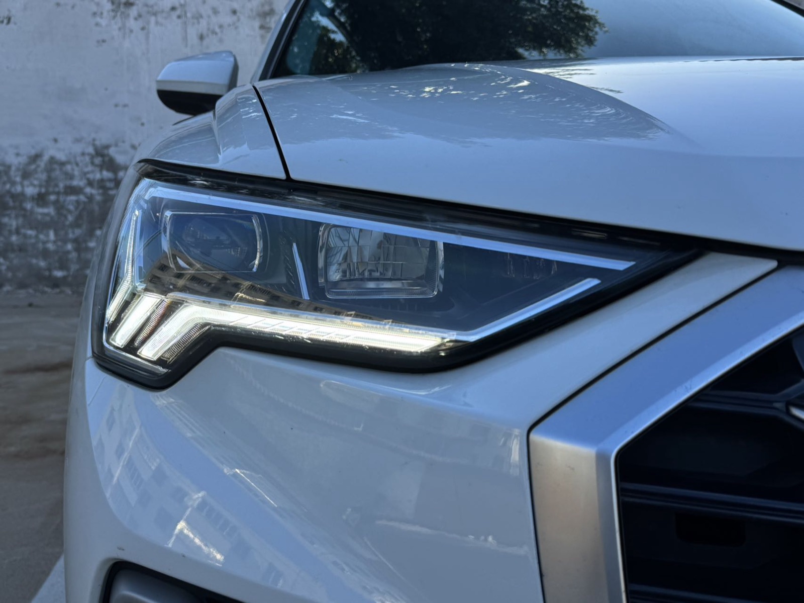 Audi Q3 view 13