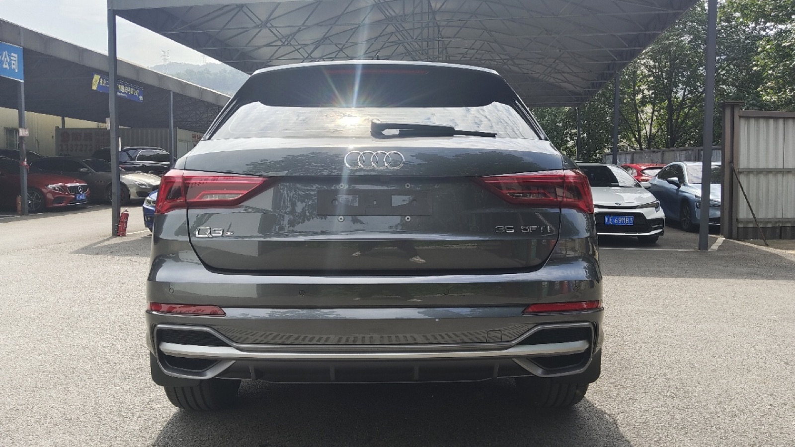 Audi Q3 view 6