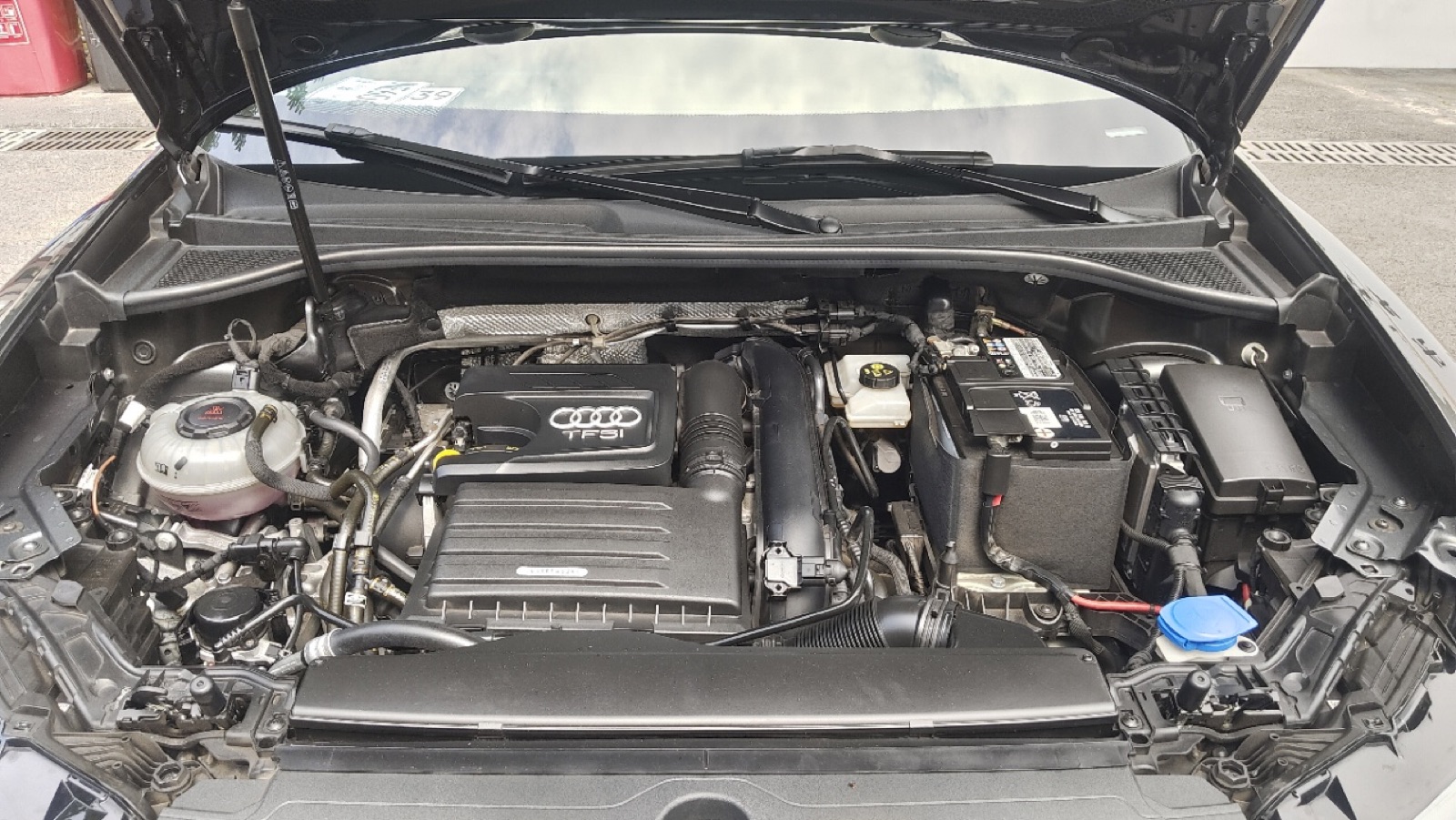 Audi Q3 view 19
