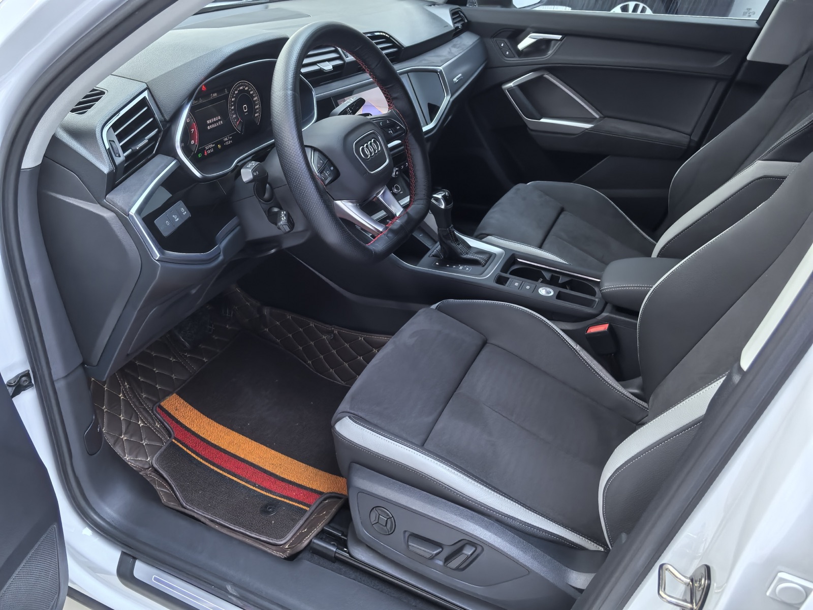 Audi Q3 view 9