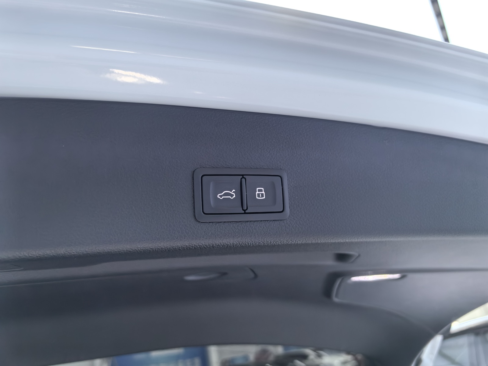 Audi Q3 view 17