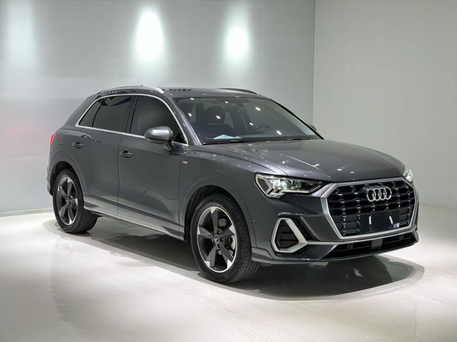 Audi Q3 view 2