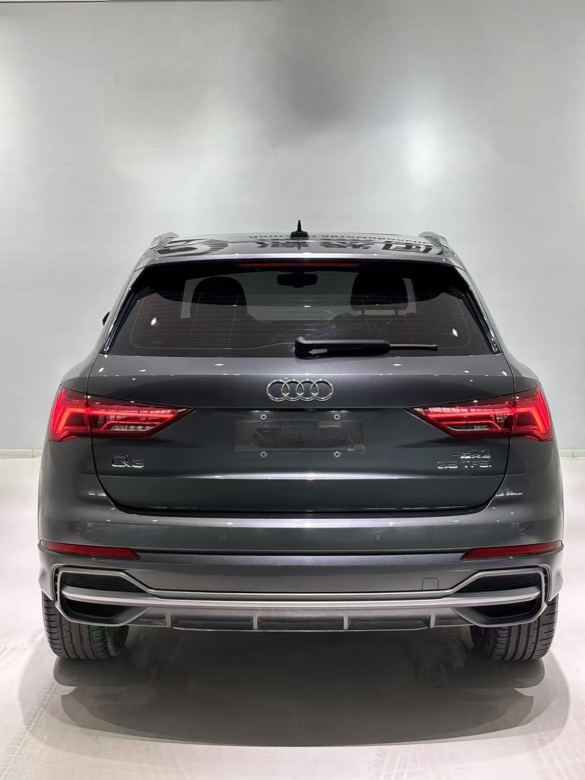 Audi Q3 view 4