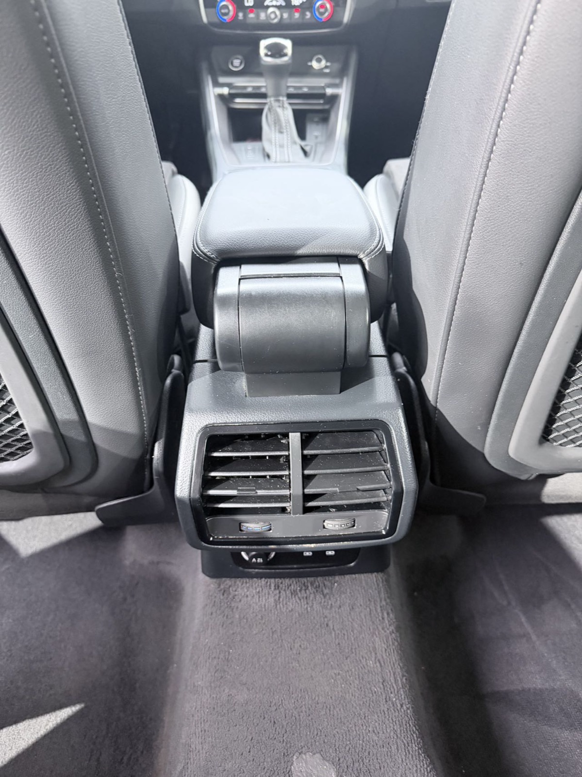 Audi Q3 view 15