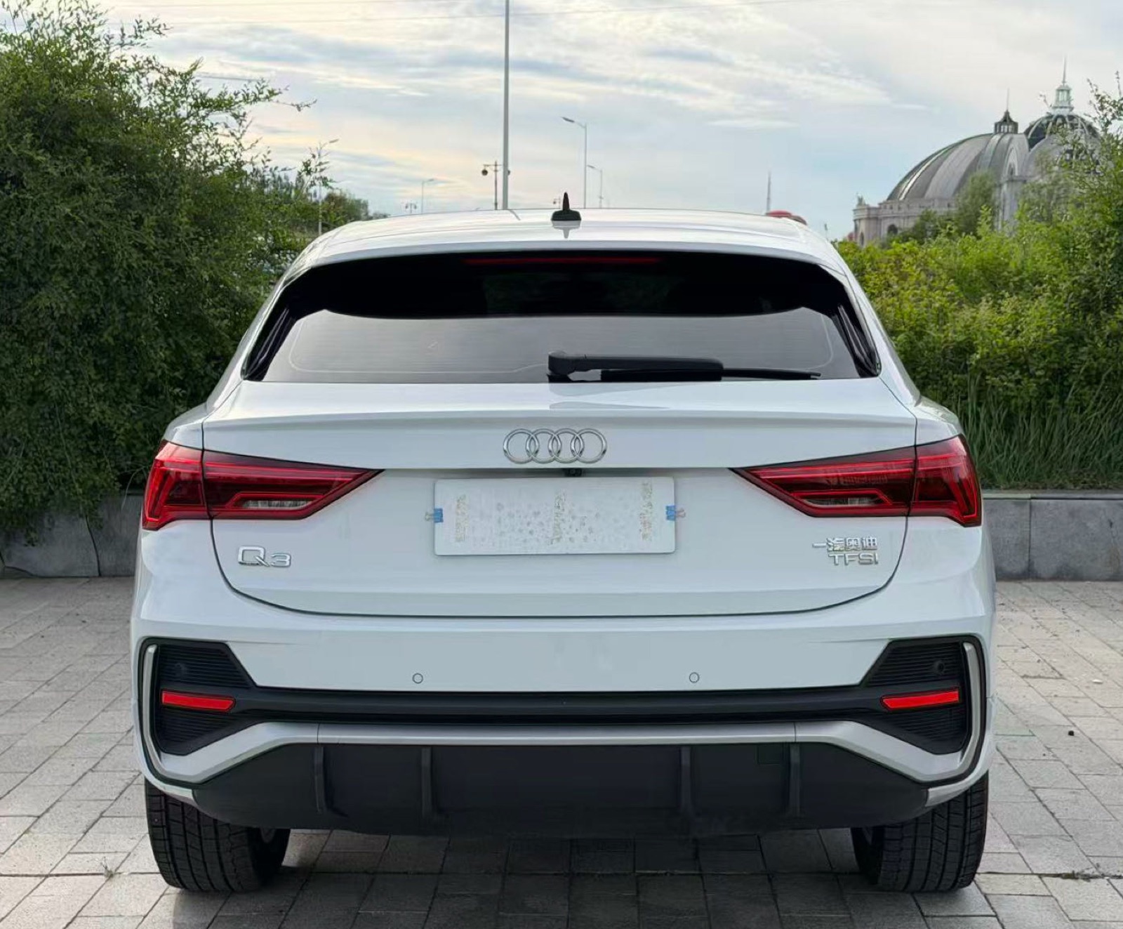 Audi Q3 Sportback view 5
