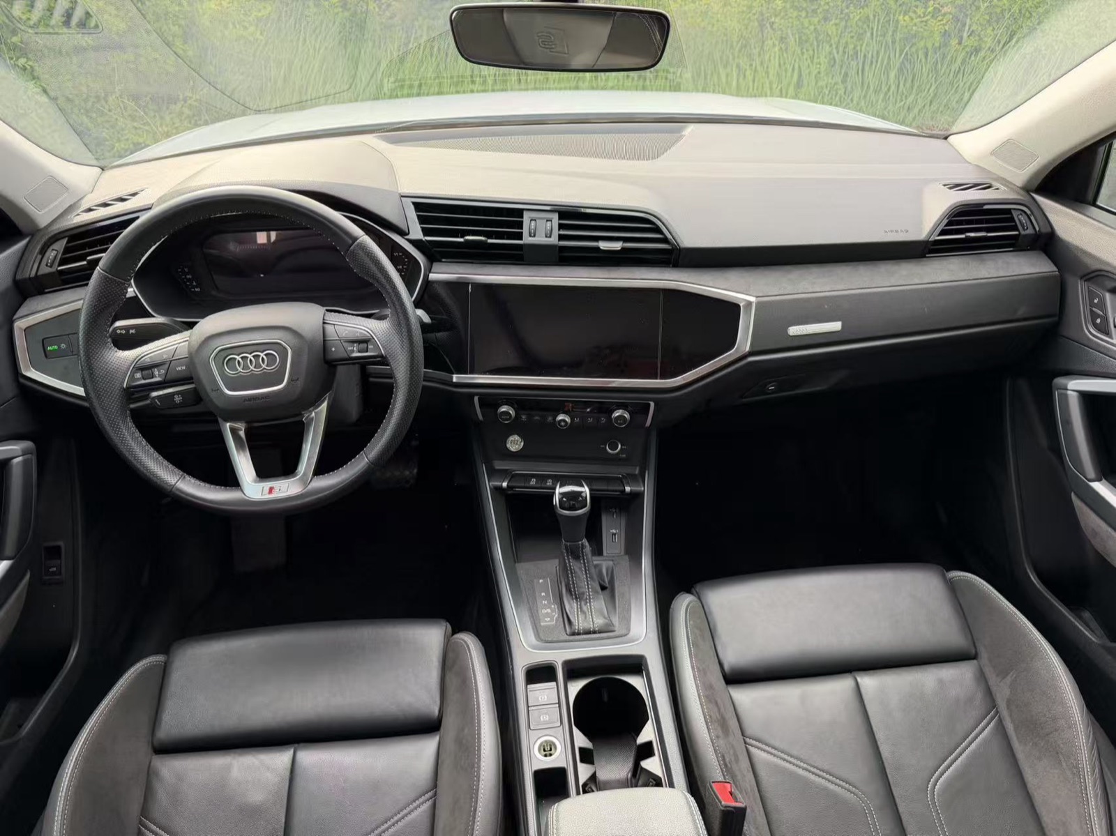 Audi Q3 Sportback view 10