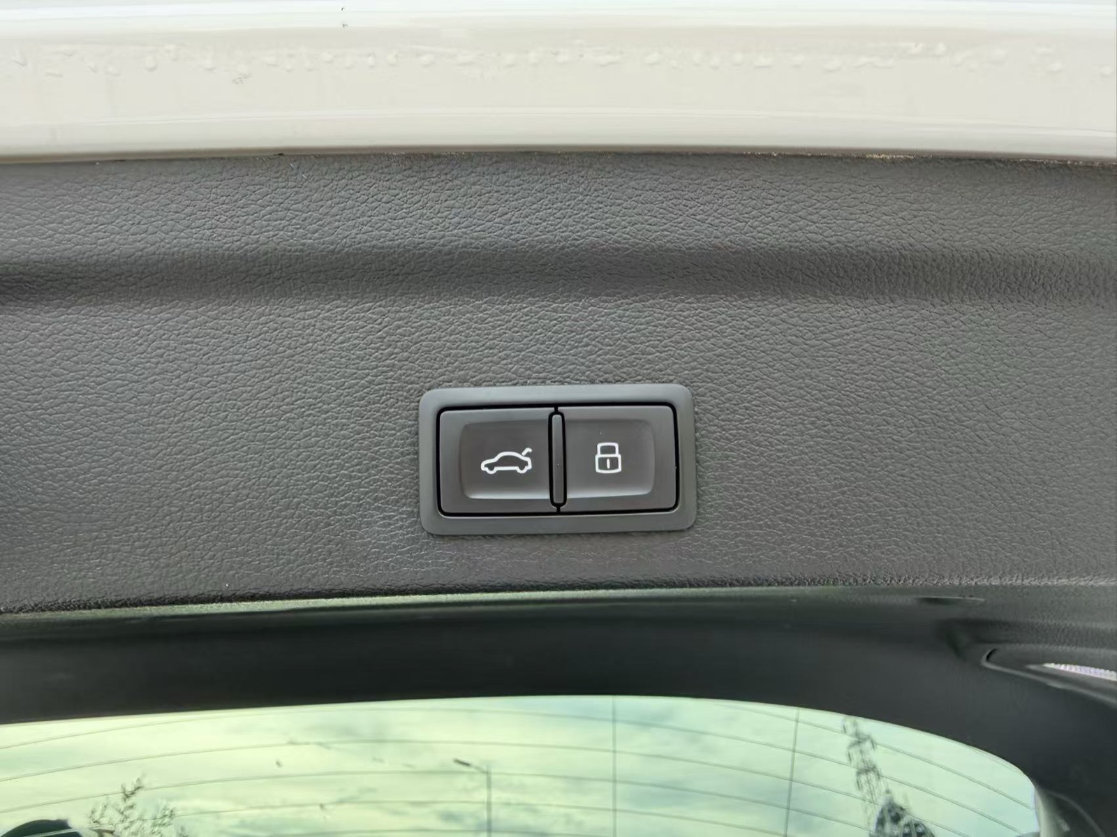 Audi Q3 Sportback view 16