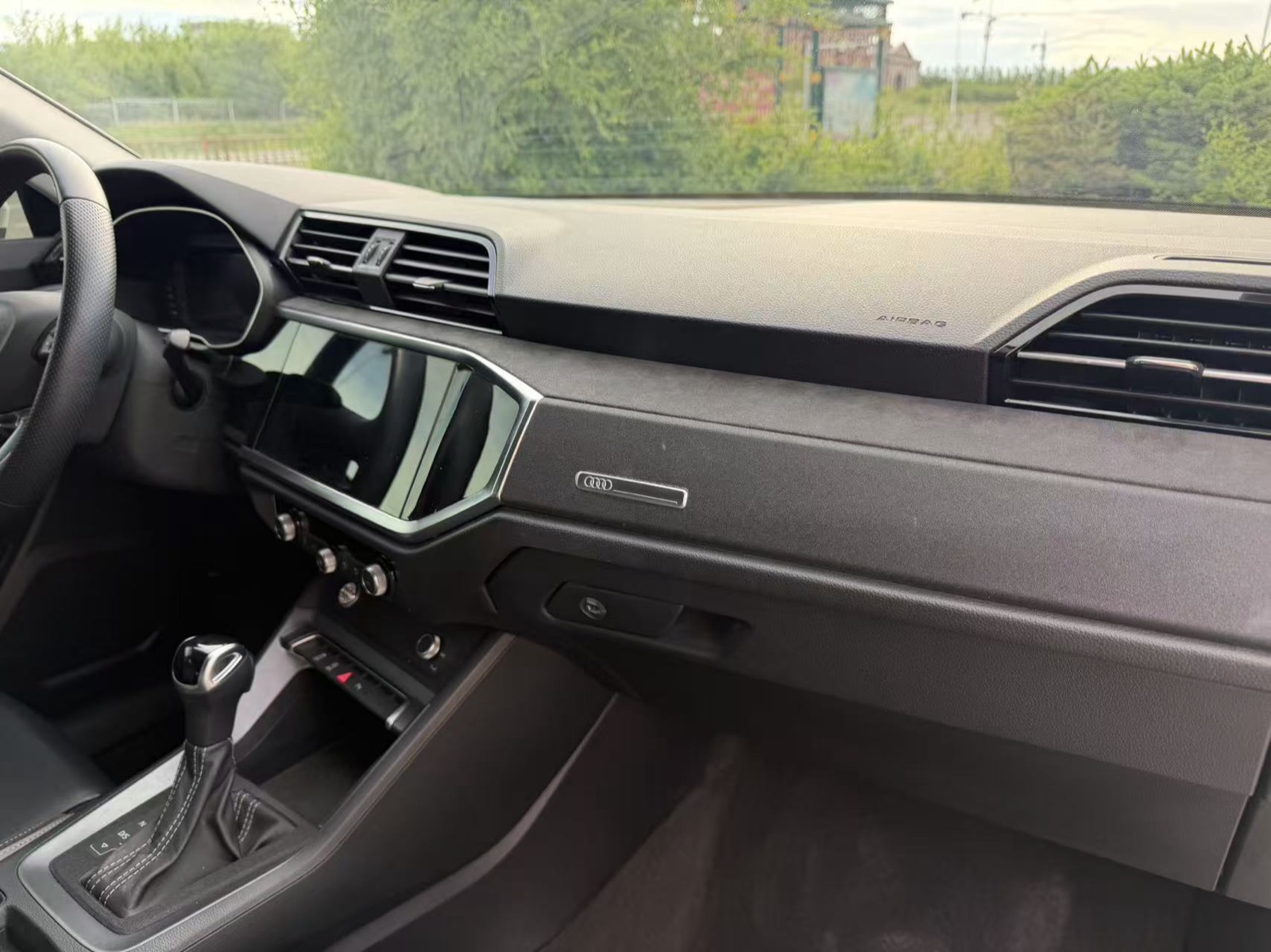 Audi Q3 Sportback view 18